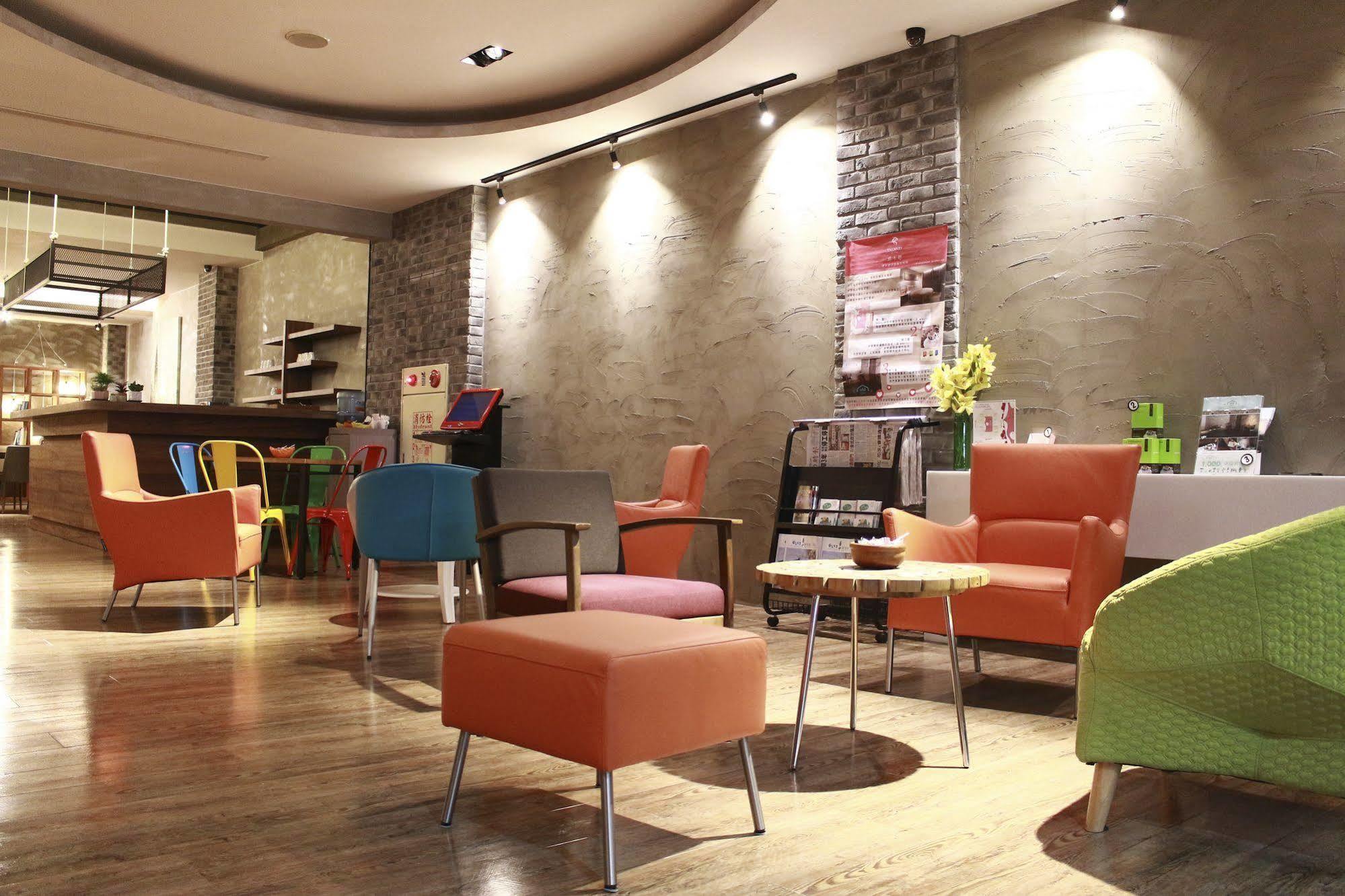Military 75 Hotel Taichung Exterior photo